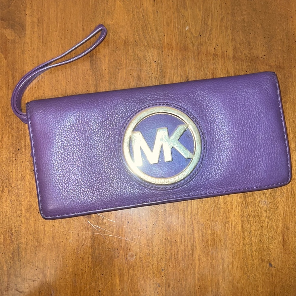 Michael Kors 2-in-1 Clutch/Wristlet Combo